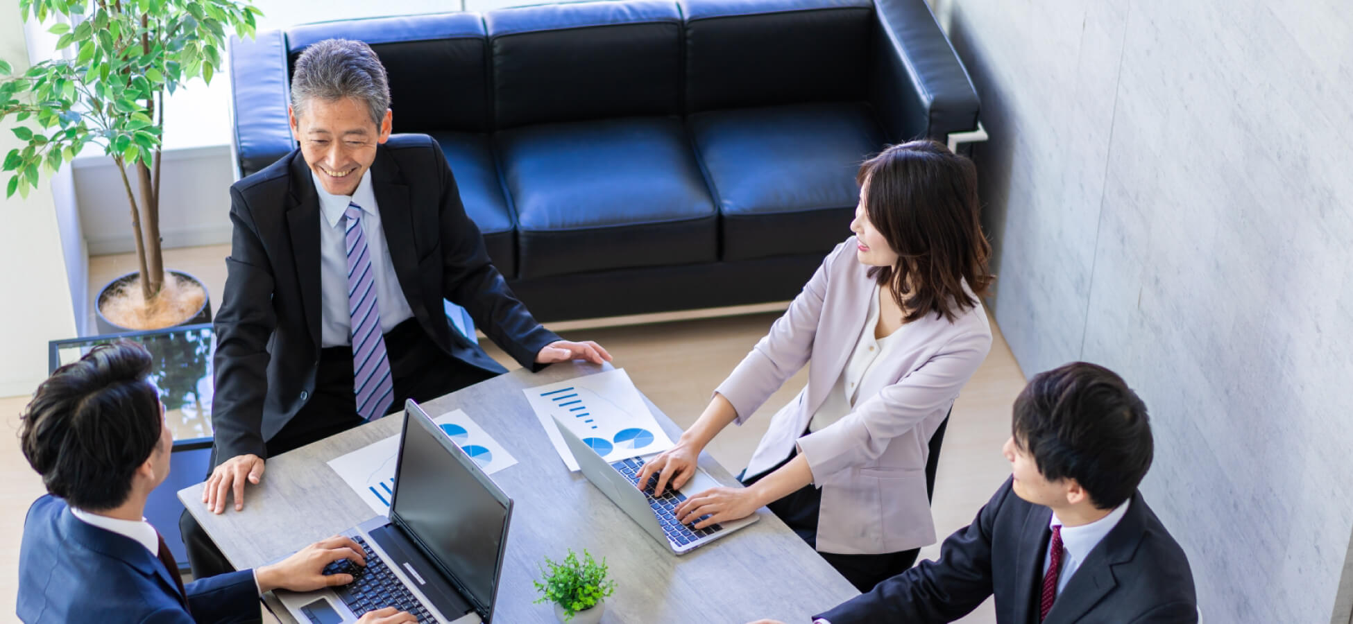 大阪のオフィスで業務用エアコンクリーニングにより空調環境が改善し作業効率が向上したイメージ