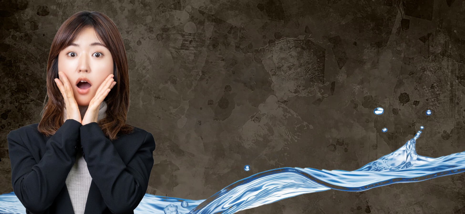 業務用エアコンクリーニング後に出た黒い汚水の写真でカビや汚れが除去された様子（大阪）